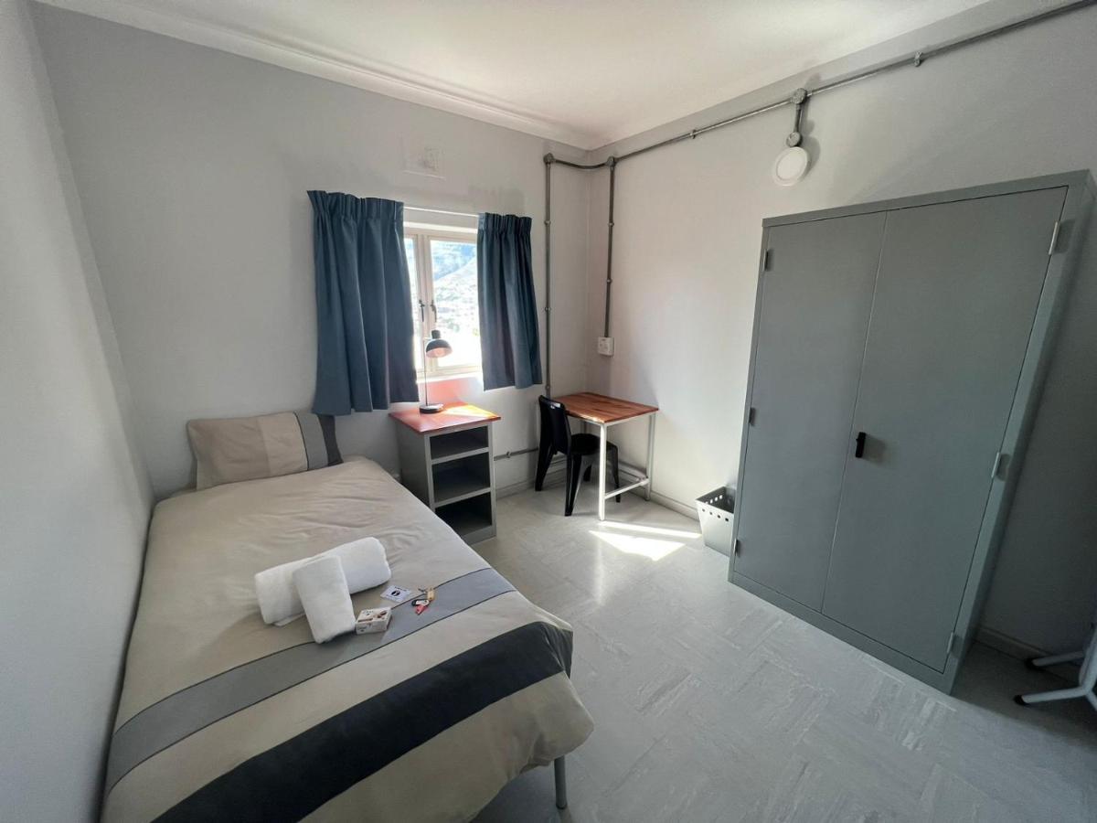 Table Mountain Inn Cape Town Bagian luar foto