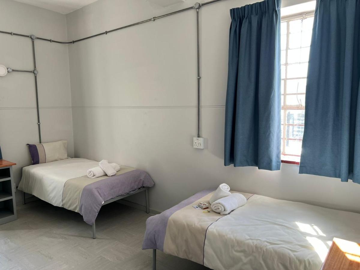 Table Mountain Inn Cape Town Bagian luar foto